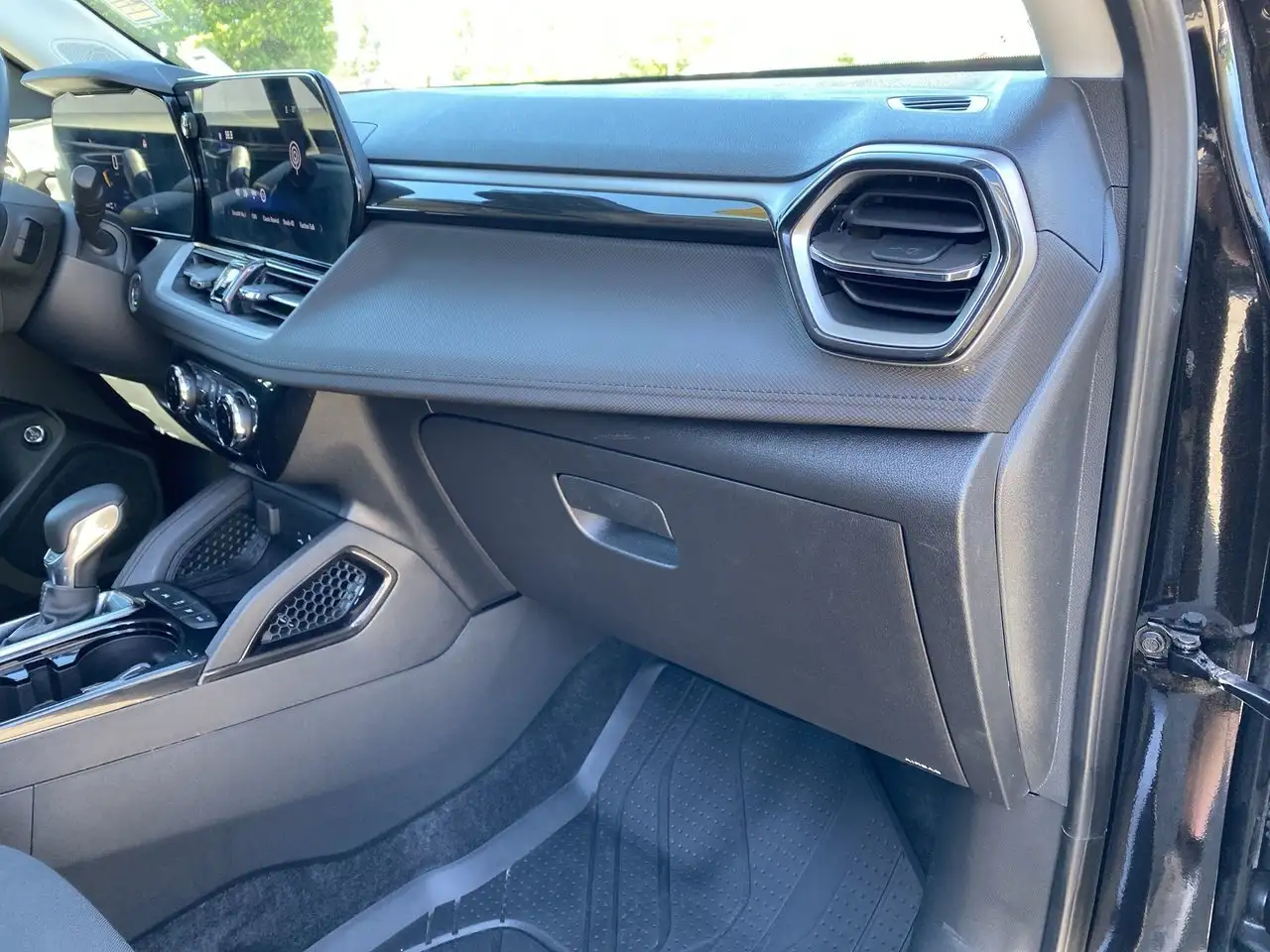 Chevrolet Trailblazer photo Chevrolet Trailblazer