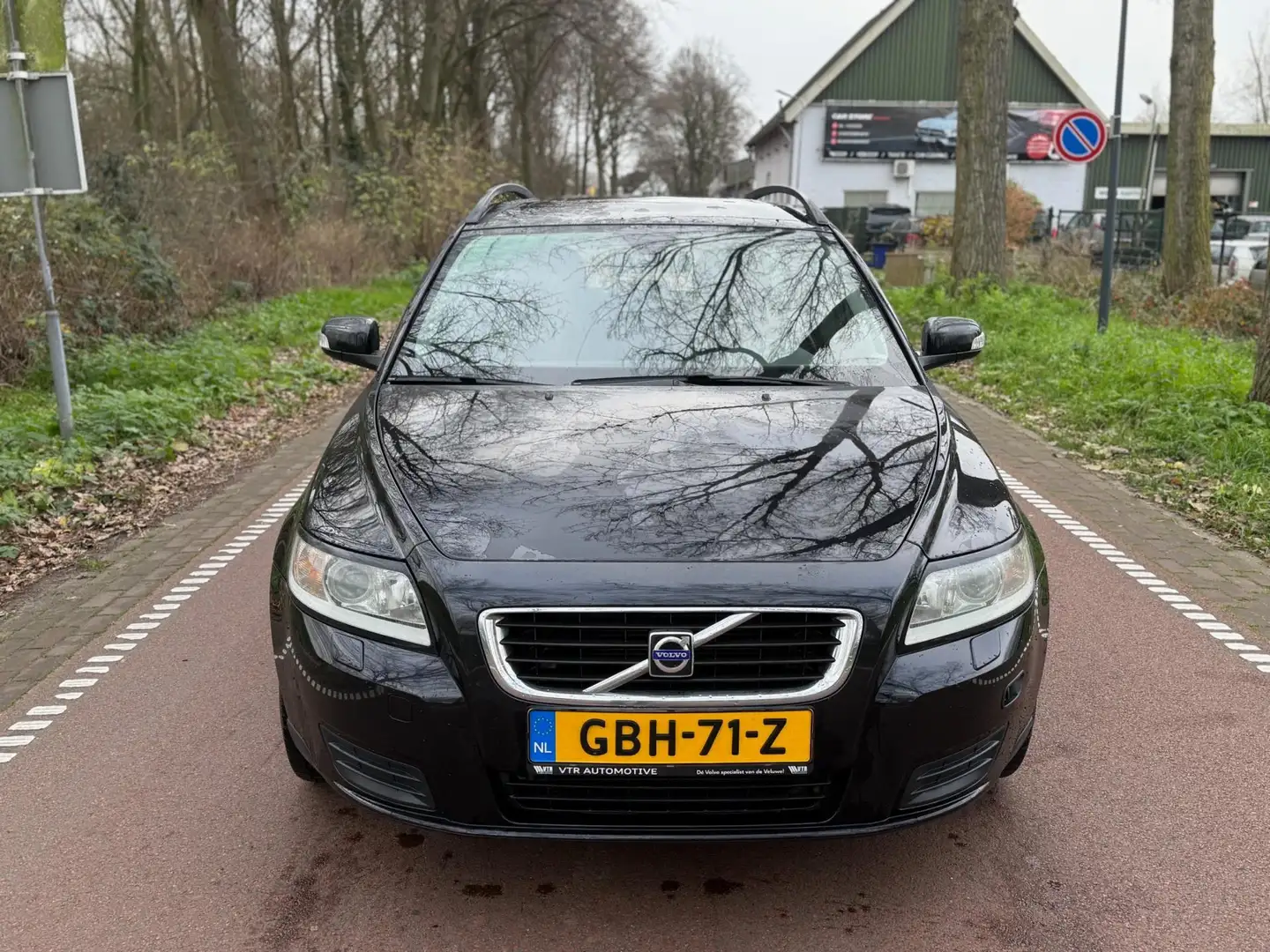 Volvo V50 1.8 AIRCO!CRUISE!TREKHAAK!LEUKE AUTO! Zwart - 2