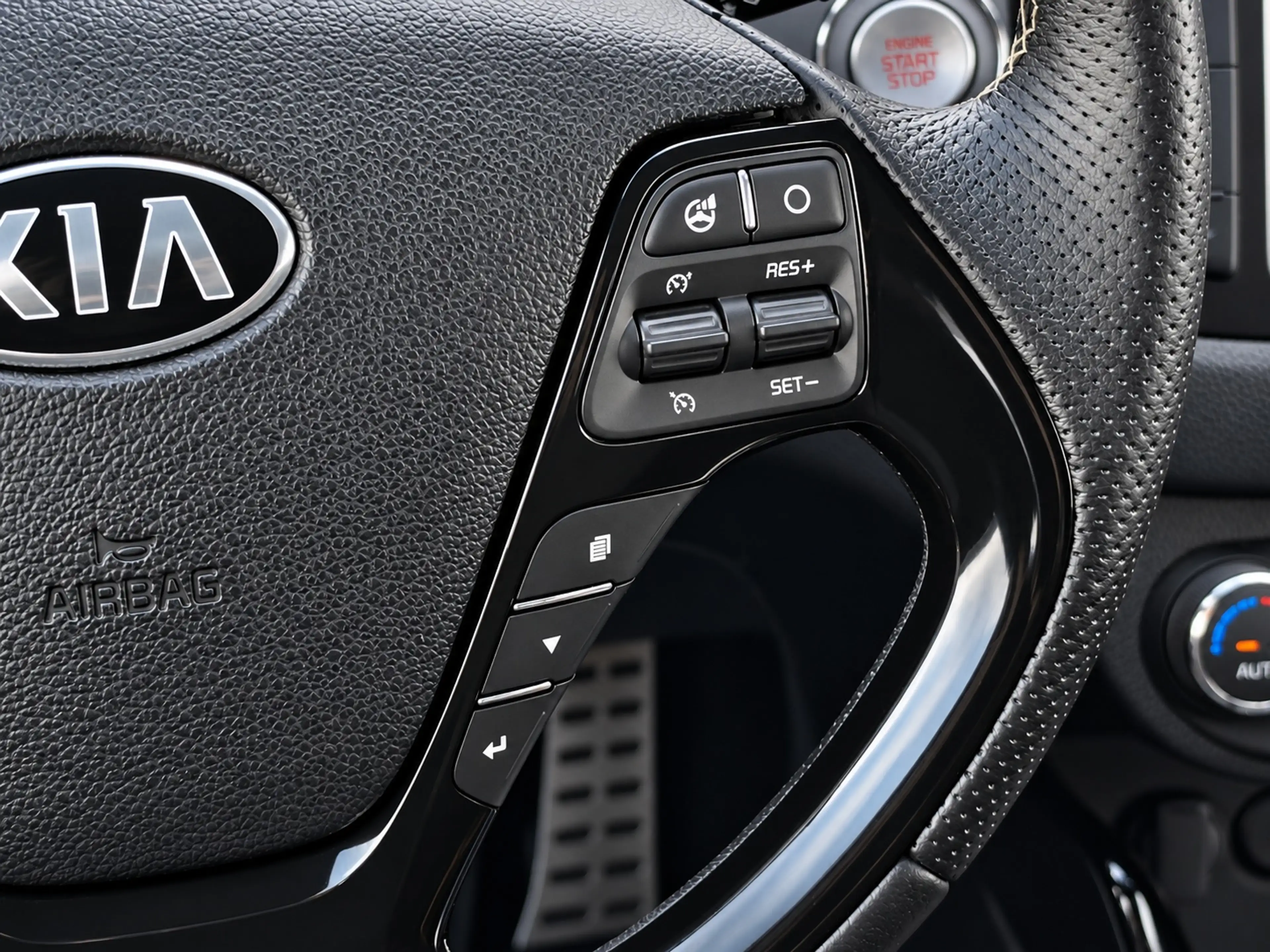 Kia Ceed SW / cee'd SW Sportswagon 1.0 T-GDi GT-Line | Panorama | Trekhaa — photo 9