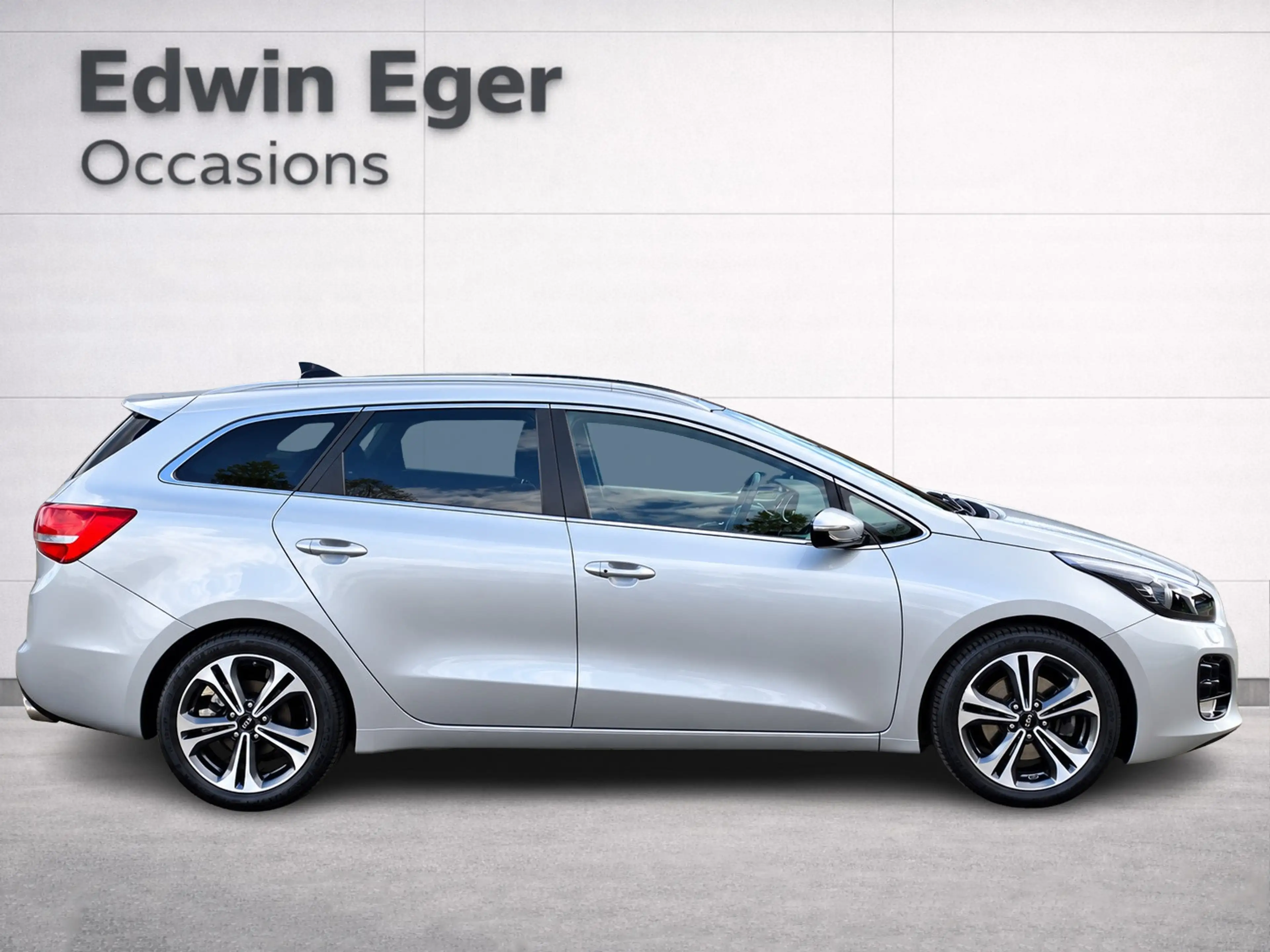 Kia Ceed SW / cee'd SW Sportswagon 1.0 T-GDi GT-Line | Panorama | Trekhaa — photo 14
