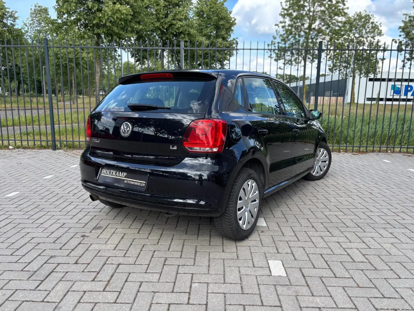 Volkswagen Polo 1.4-16V Comfortline | CRUISE | AIRCO | PDC | Noir - 2