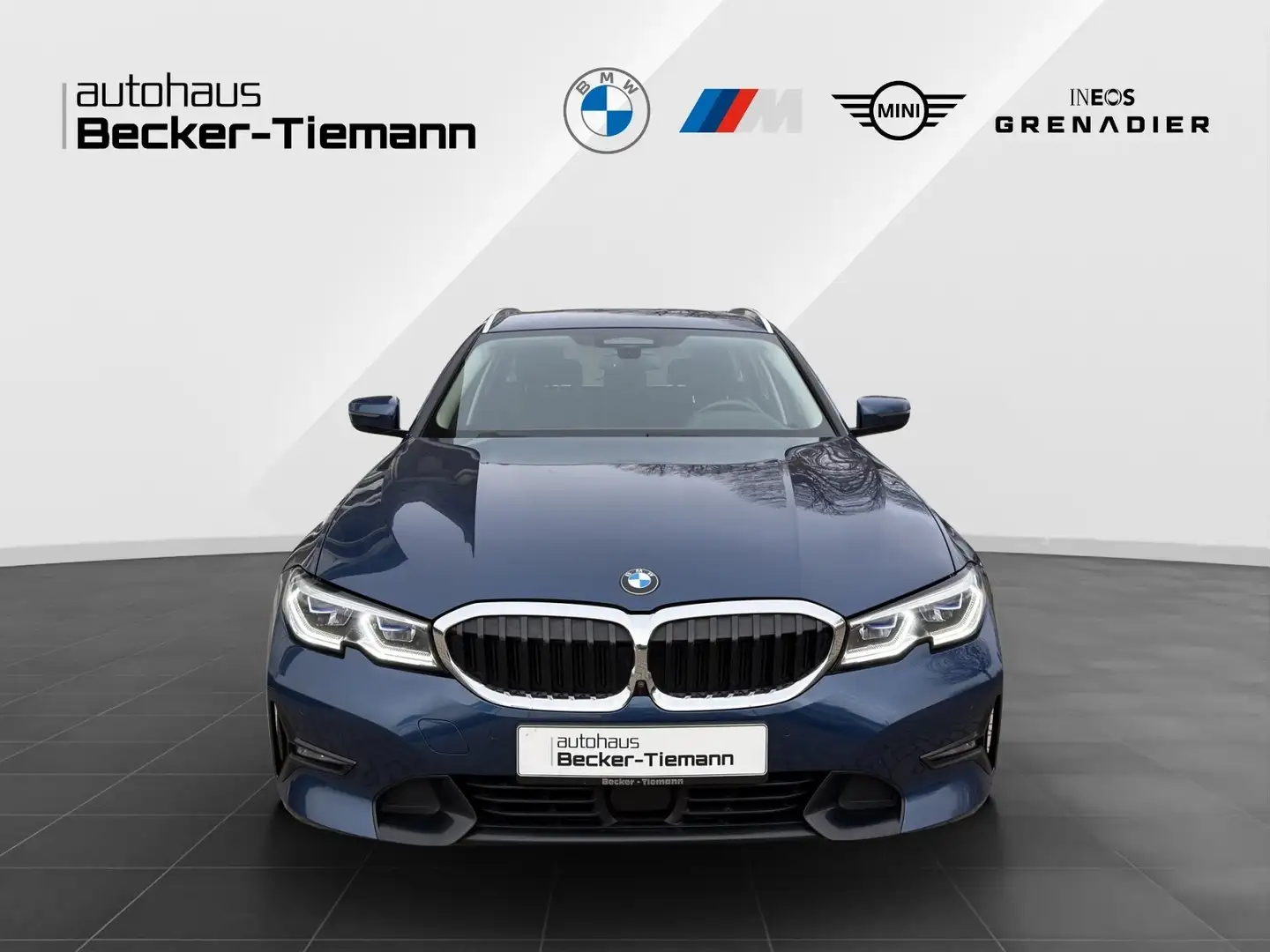 BMW 330 d xDrive Touring 18" / DrivAssProf / ParkAss+ / Hi Bleu - 2