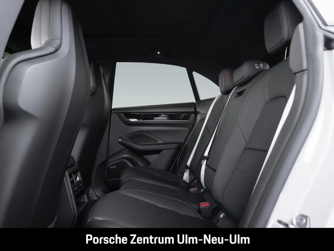Porsche Macan 4 Head-Up Surround-View BOSE Luftfederung 7