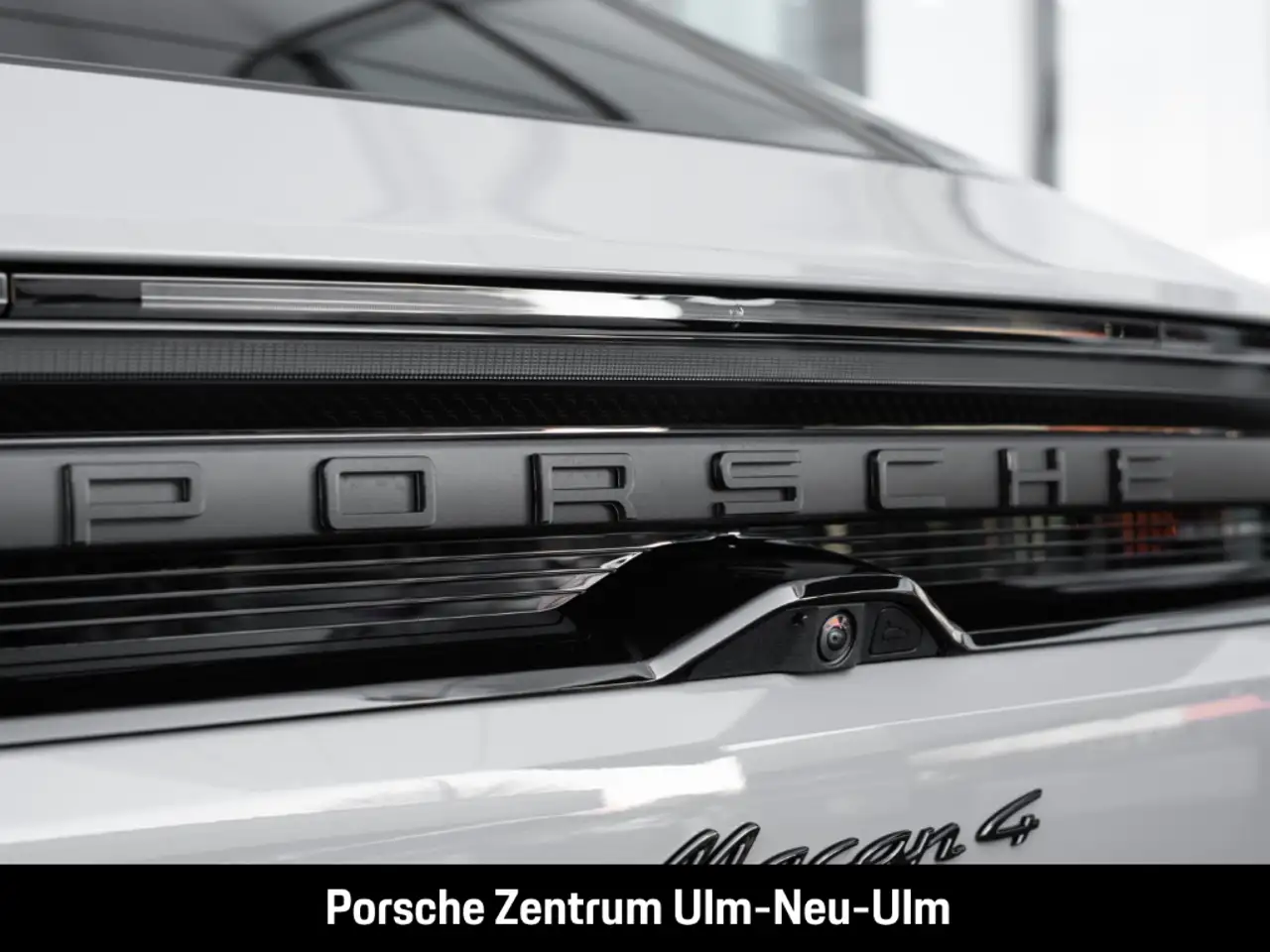 Porsche Macan 4 Head-Up Surround-View BOSE Luftfederung 15