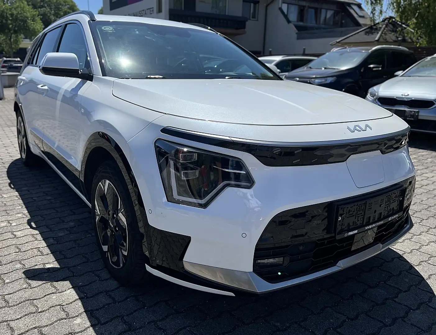 Kia e-Niro Niro EV Long Range 64kWh Gold Aut. Biały - 2