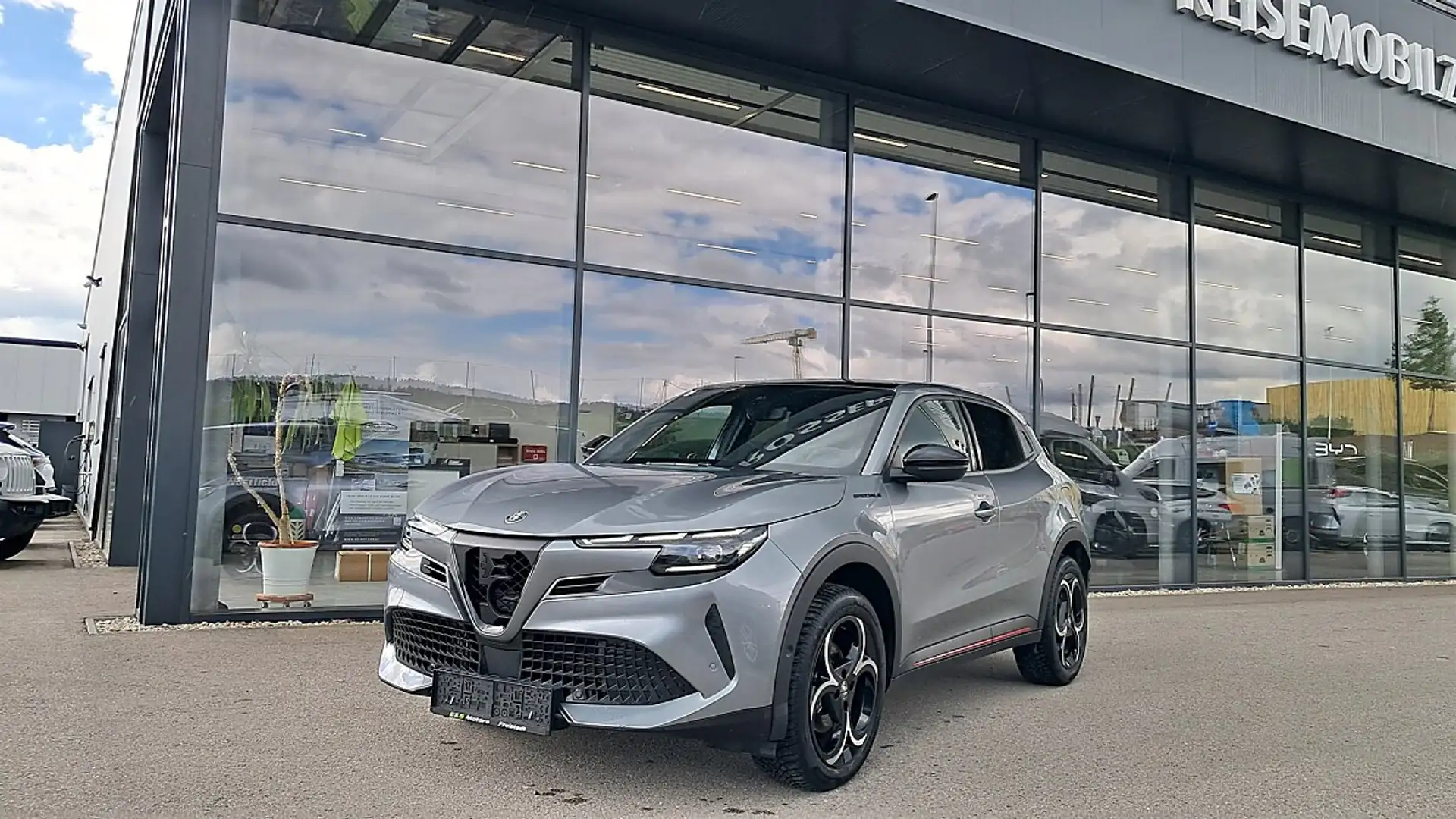 Alfa Romeo Junior Ibrida Speciale 1.2 MHEV e-DCT6 Grau - 1