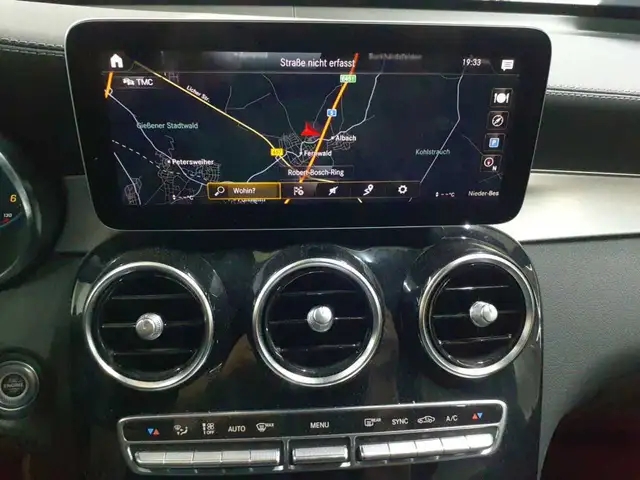 Mercedes-Benz GLC view 12