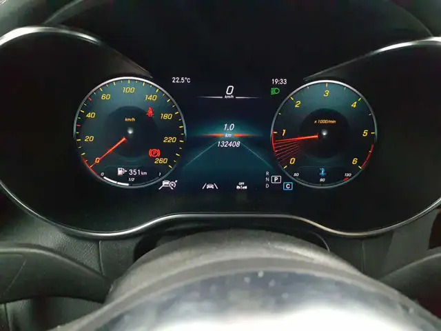 Mercedes-Benz GLC view 11