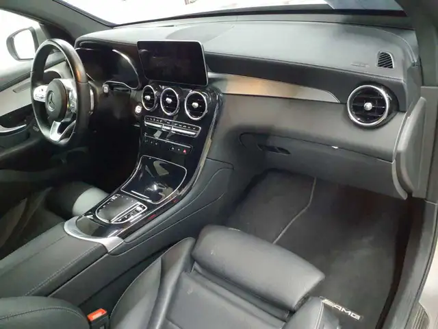 Mercedes-Benz GLC view 9