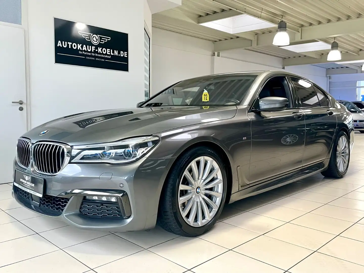 BMW 740 d xDrive M-Sportpaket/Navi/Head-Up/Dop.Vergl Grau - 1