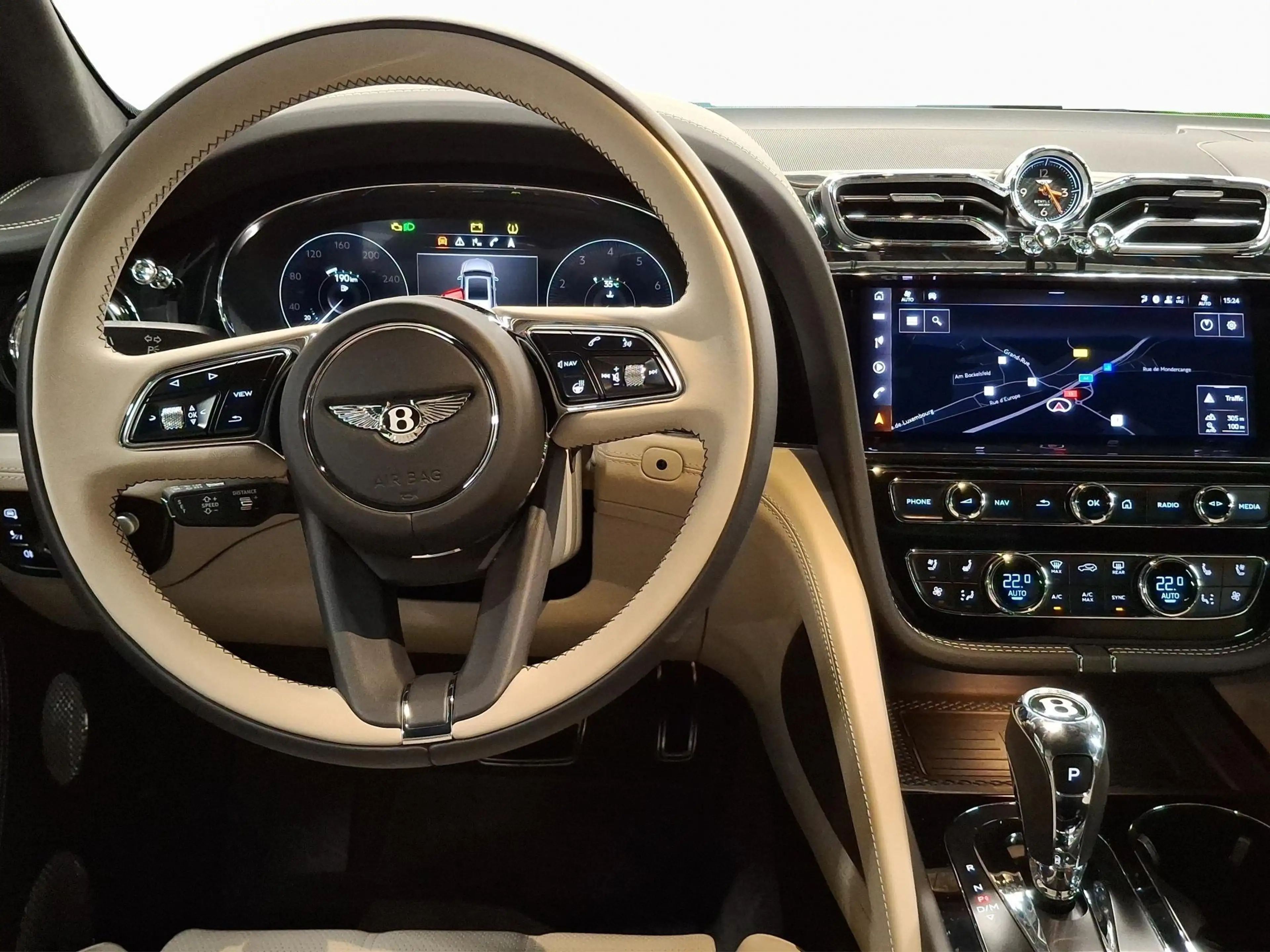 Bentley Bentayga V8 Azure — photo 4