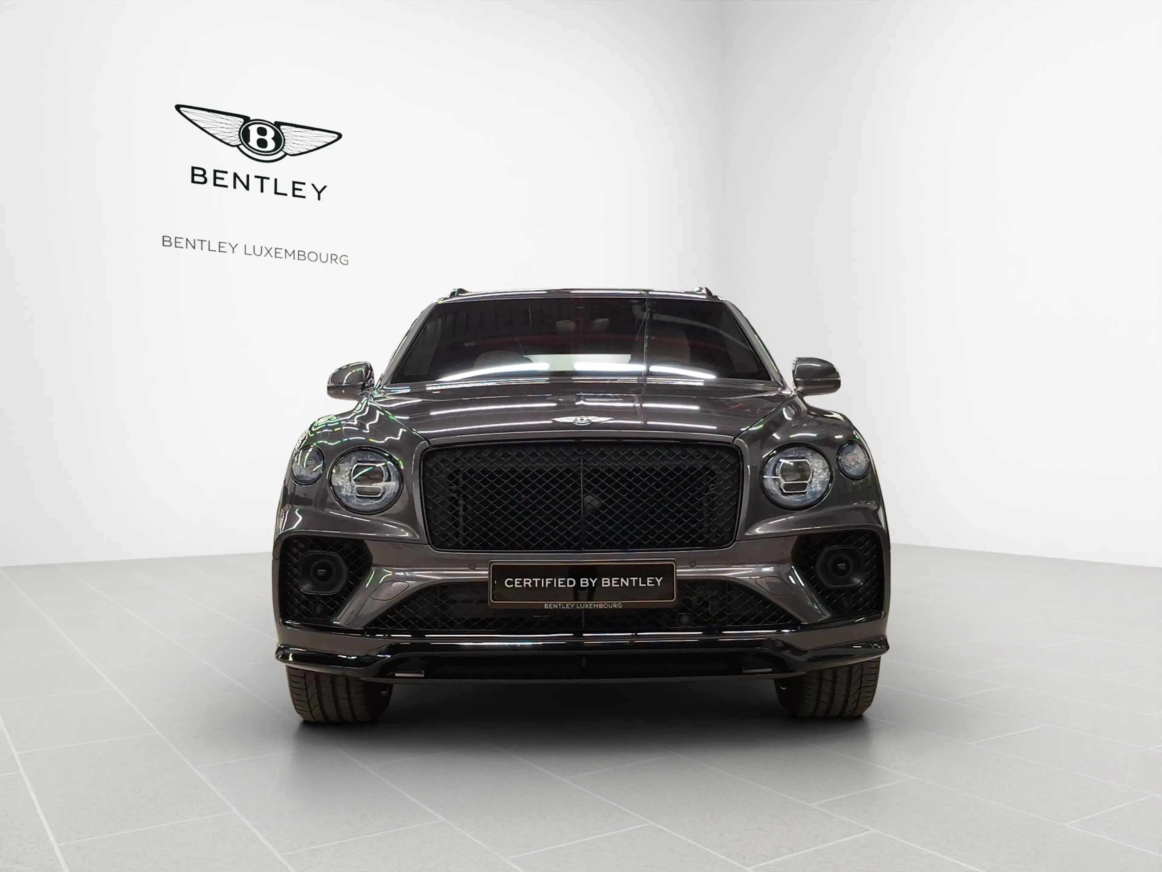 Bentley Bentayga V8 Azure — photo 7