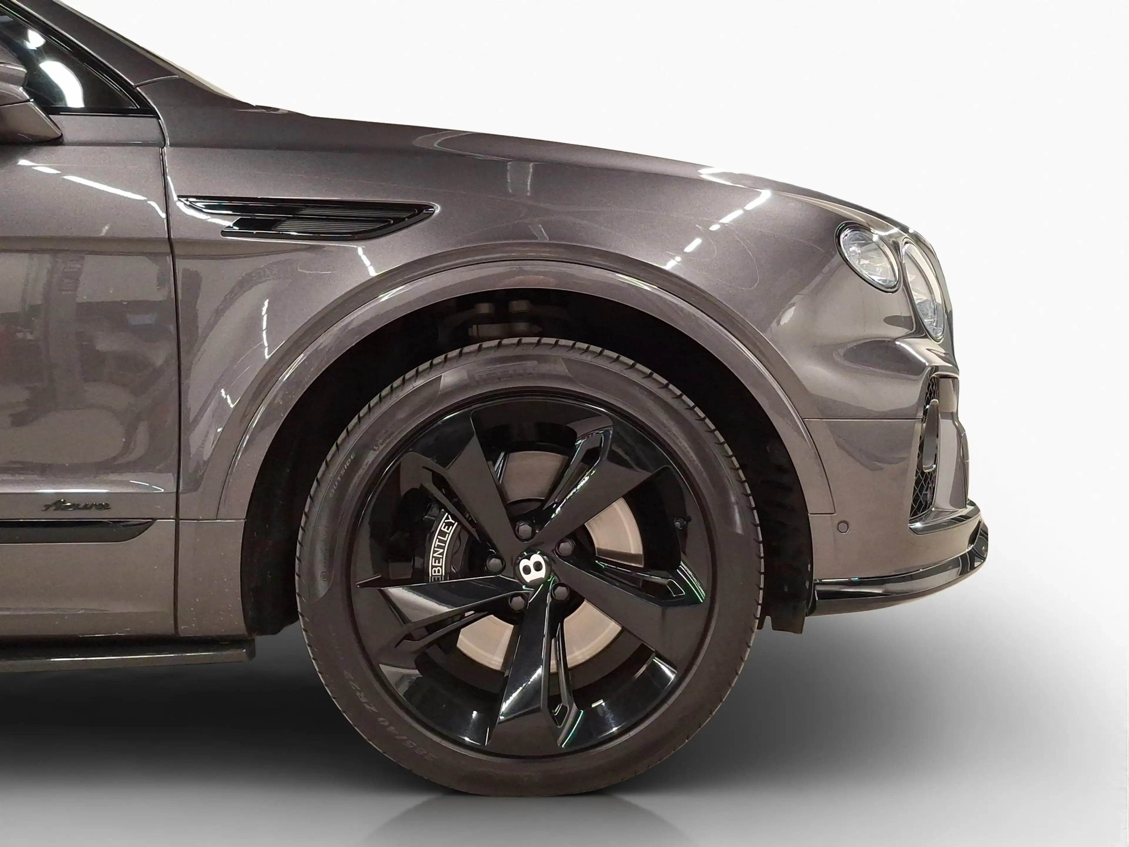 Bentley Bentayga V8 Azure — photo 6