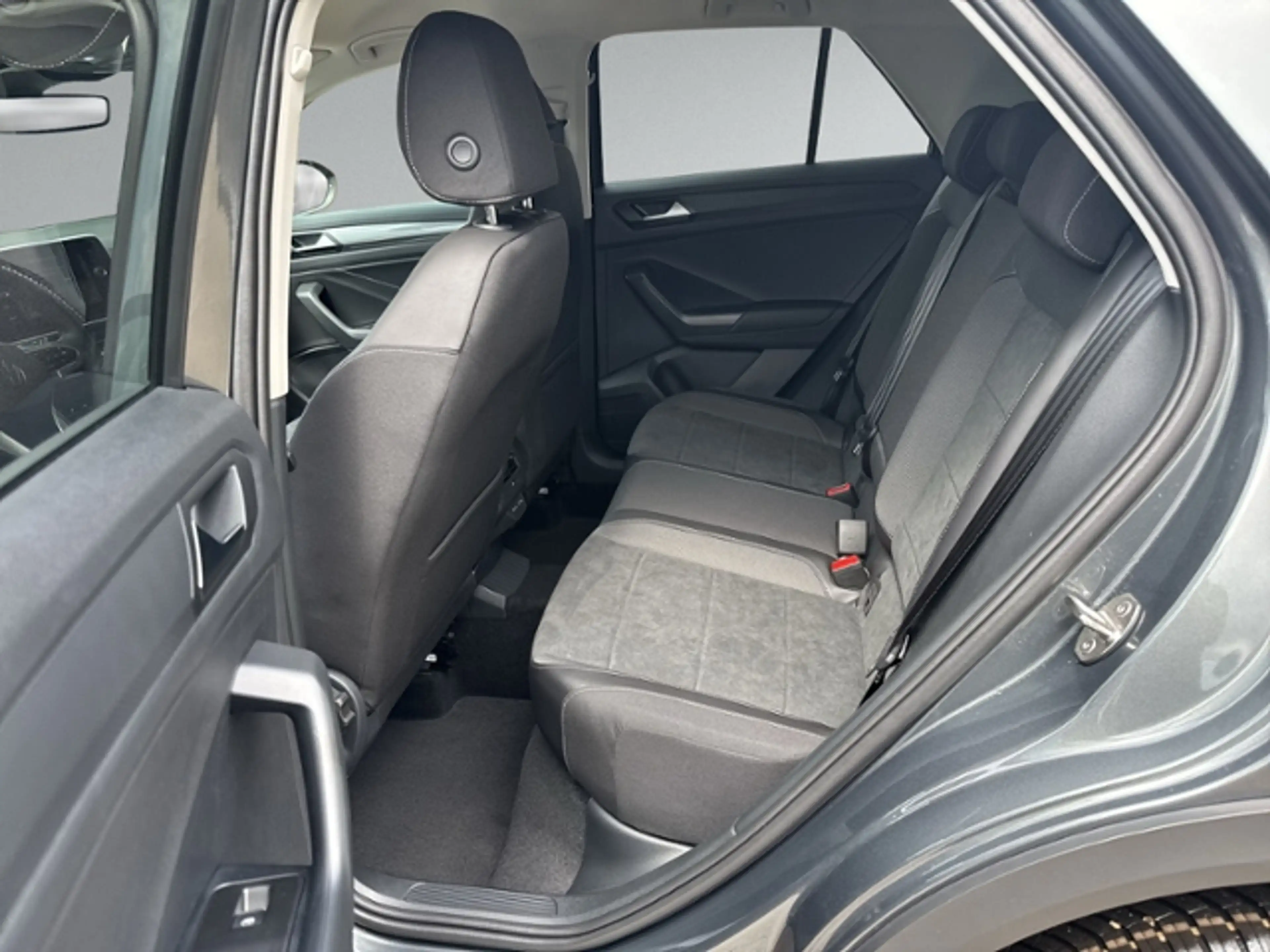 Volkswagen T-Roc 2.0 TDI DSG STYLE+elek.HECK+AHK+IQ.LIGHT+N — photo 10