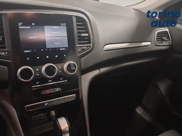 Renault Megane view 11