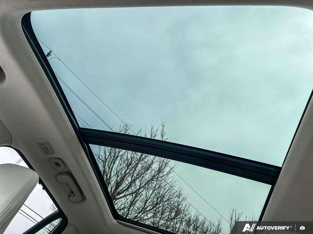 2024 Volvo XC90 T8 Ultimate Bright Theme thumb 20