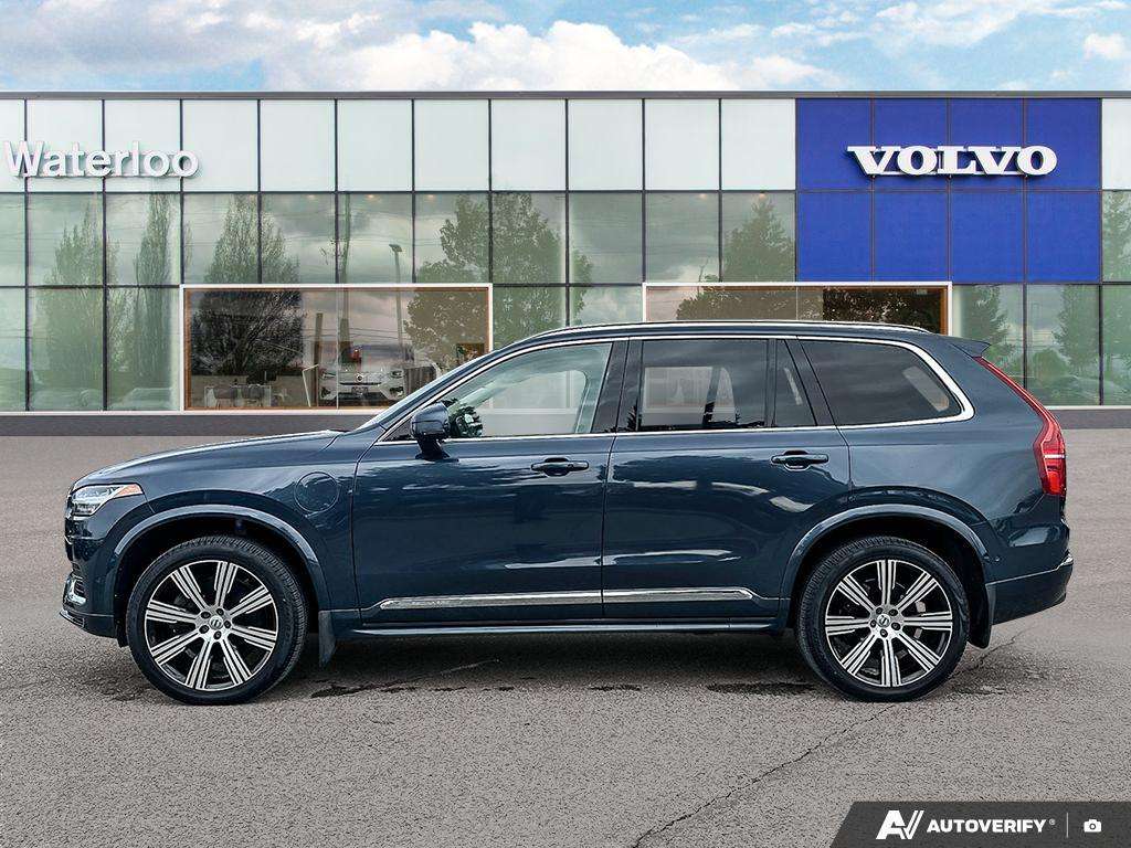 2024 Volvo XC90 T8 Ultimate Bright Theme alt 3
