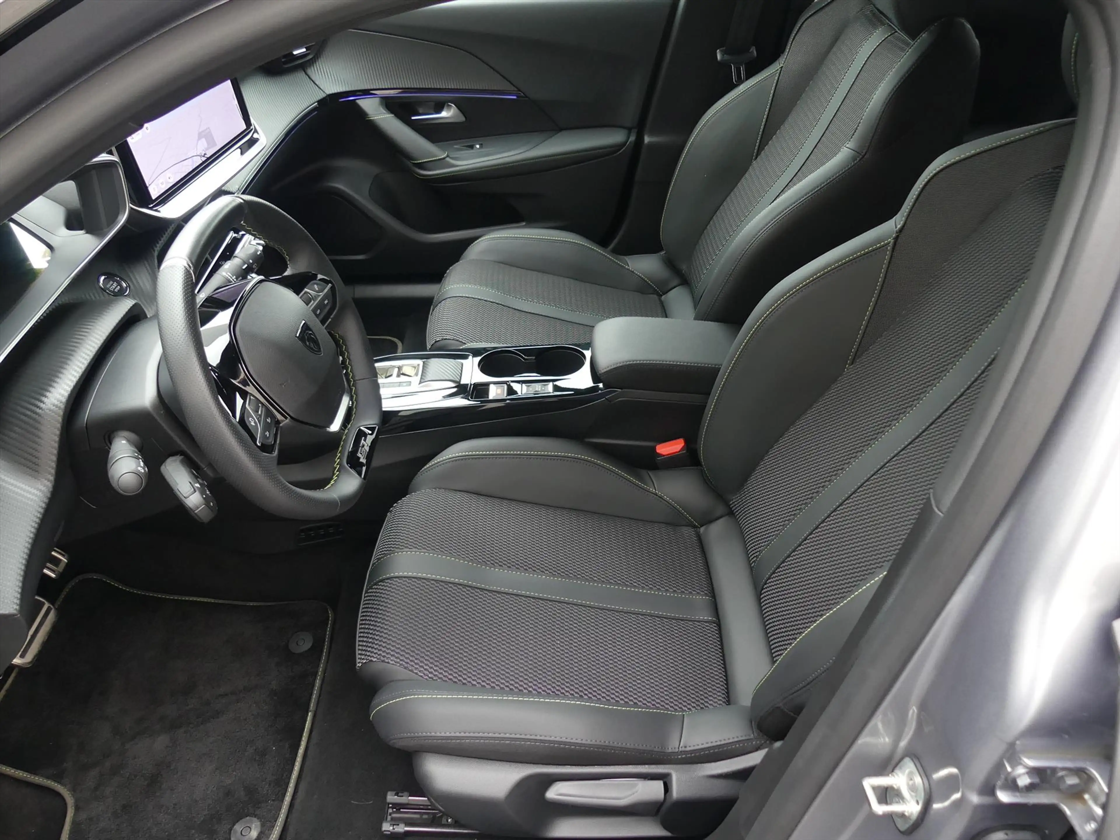 Peugeot e-2008 EV 50kWh 136PK GT 360 CAMERA/ADAPT.CRUISE/LMV/NAVI — photo 17