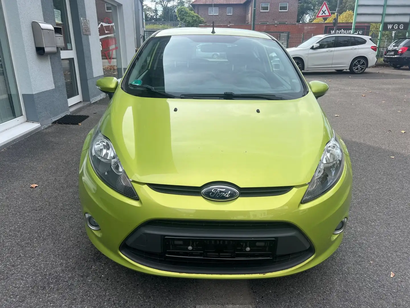 Ford Fiesta Trend"Klima"70.000 km"SHZ"ALLWETTER" Grün - 2