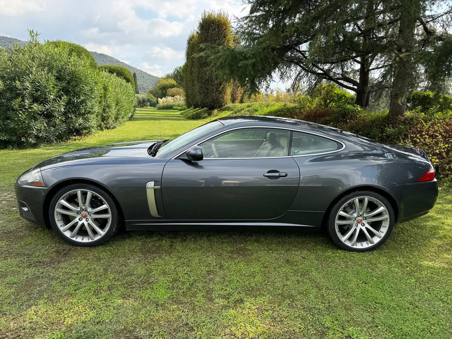 Jaguar XK XK Coupe 4.2 V8 s/c R auto Grigio - 2