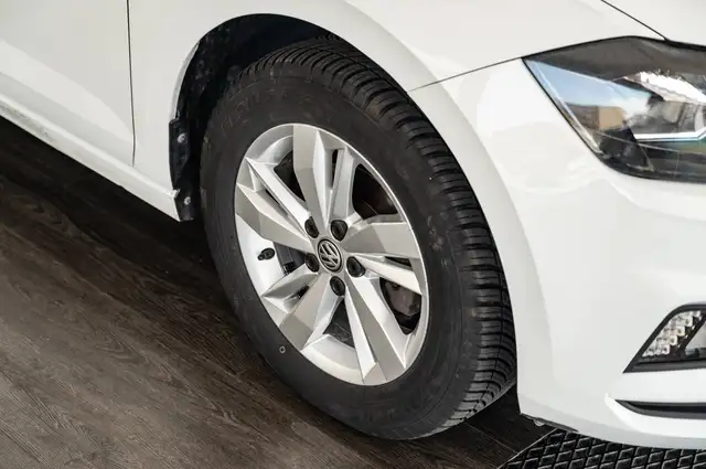 Volkswagen Polo view 18