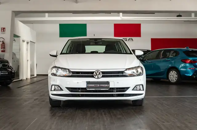 Volkswagen Polo view 2