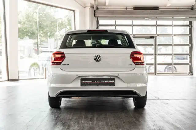 Volkswagen Polo view 5
