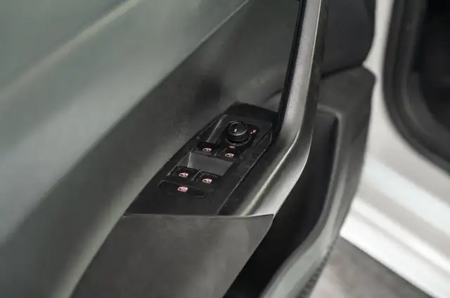 Volkswagen Polo view 16