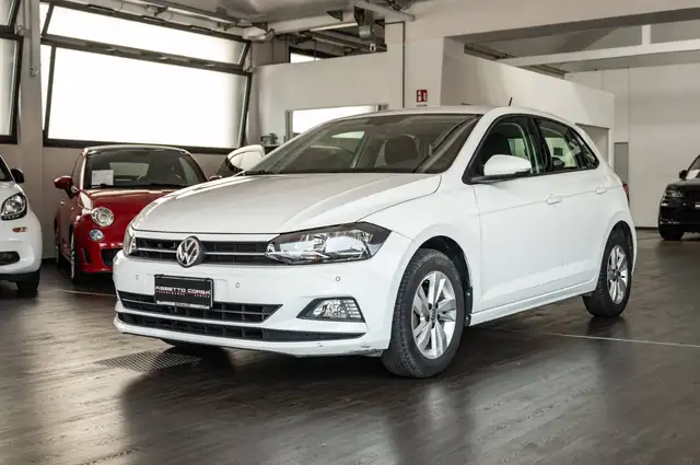 Volkswagen Polo view 3