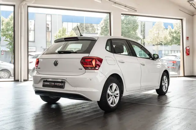 Volkswagen Polo view 6