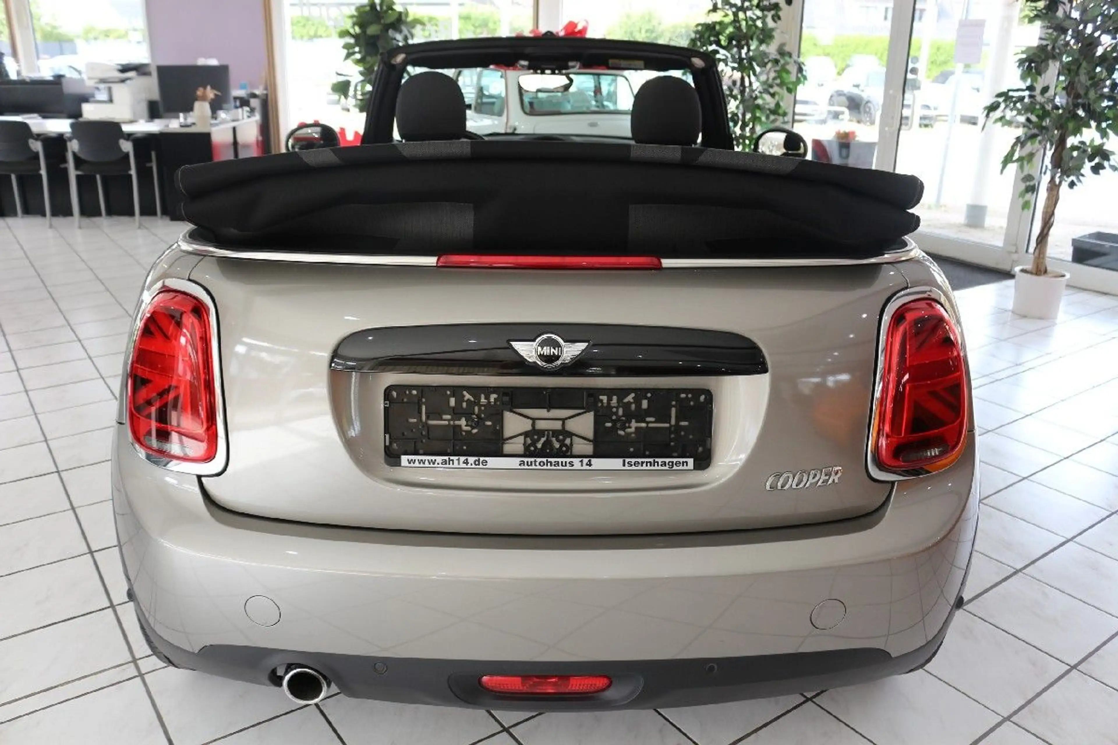 MINI Cooper Cabrio - Sitzheizung-Tempomat-PDC-UJack — photo 7