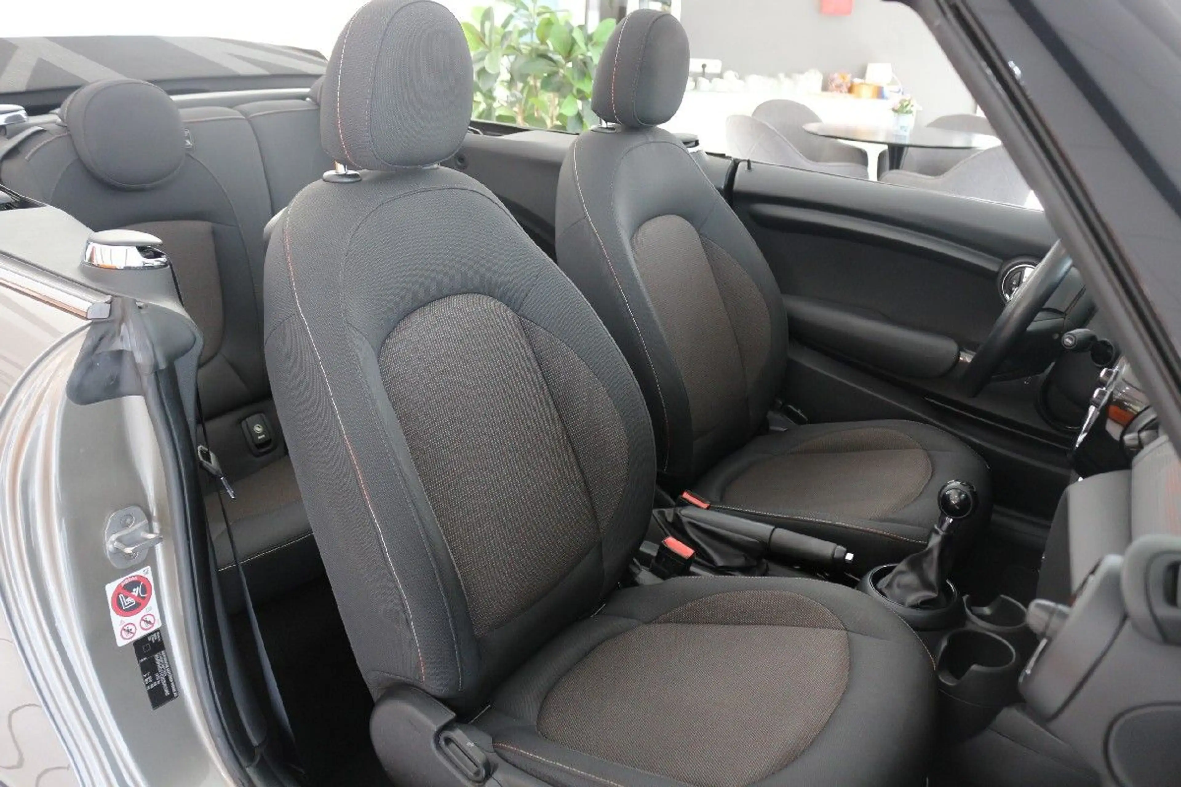 MINI Cooper Cabrio - Sitzheizung-Tempomat-PDC-UJack — photo 11