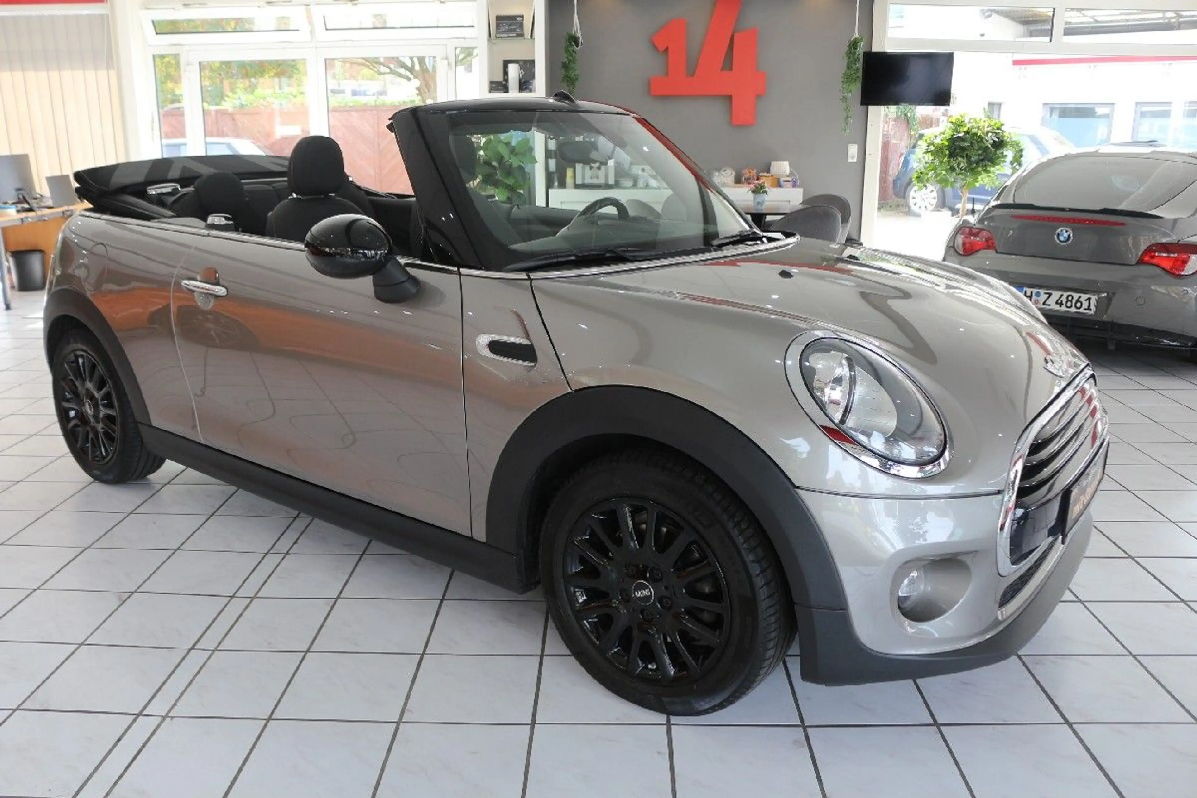 MINI Cooper Cabrio - Sitzheizung-Tempomat-PDC-UJack — photo 5