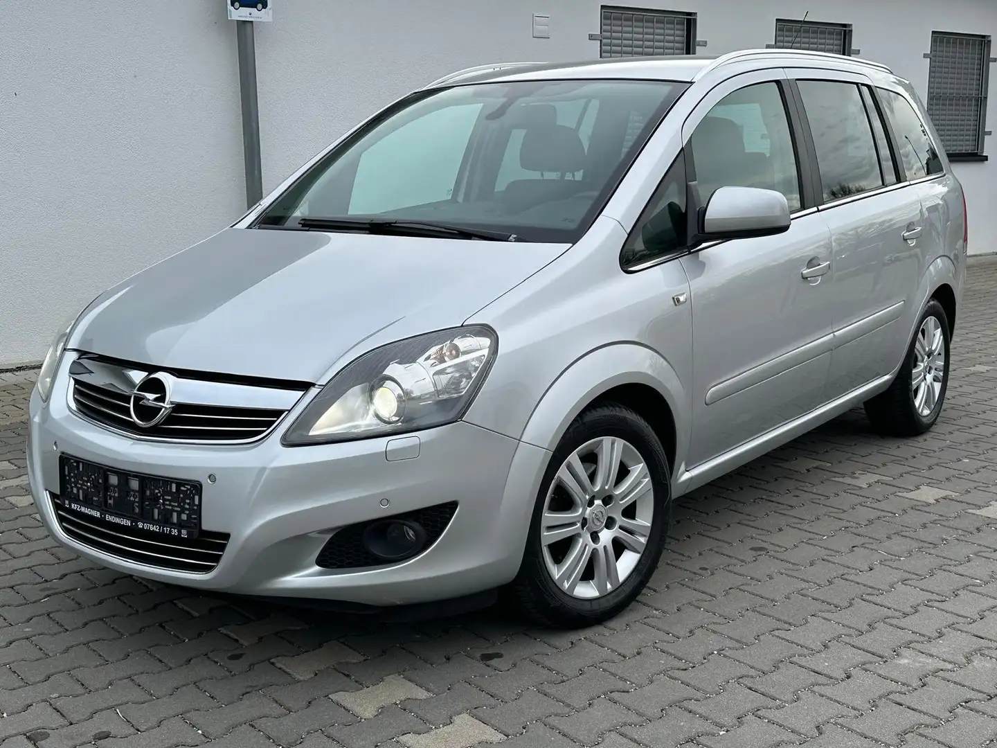 Opel Zafira Family Plus PDC/ 7 Sitzer Grau - 1