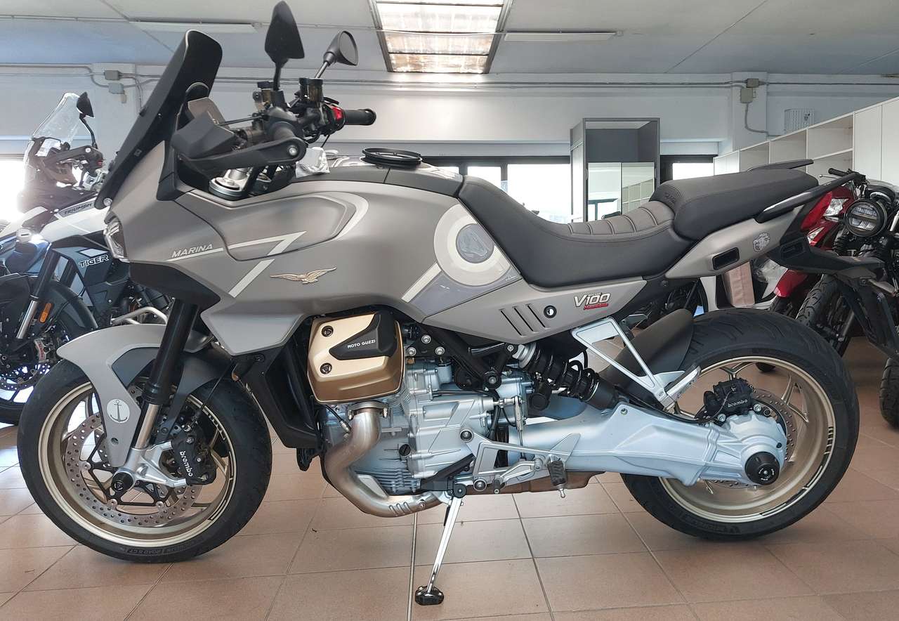 Moto Guzzi V 100 Mandello