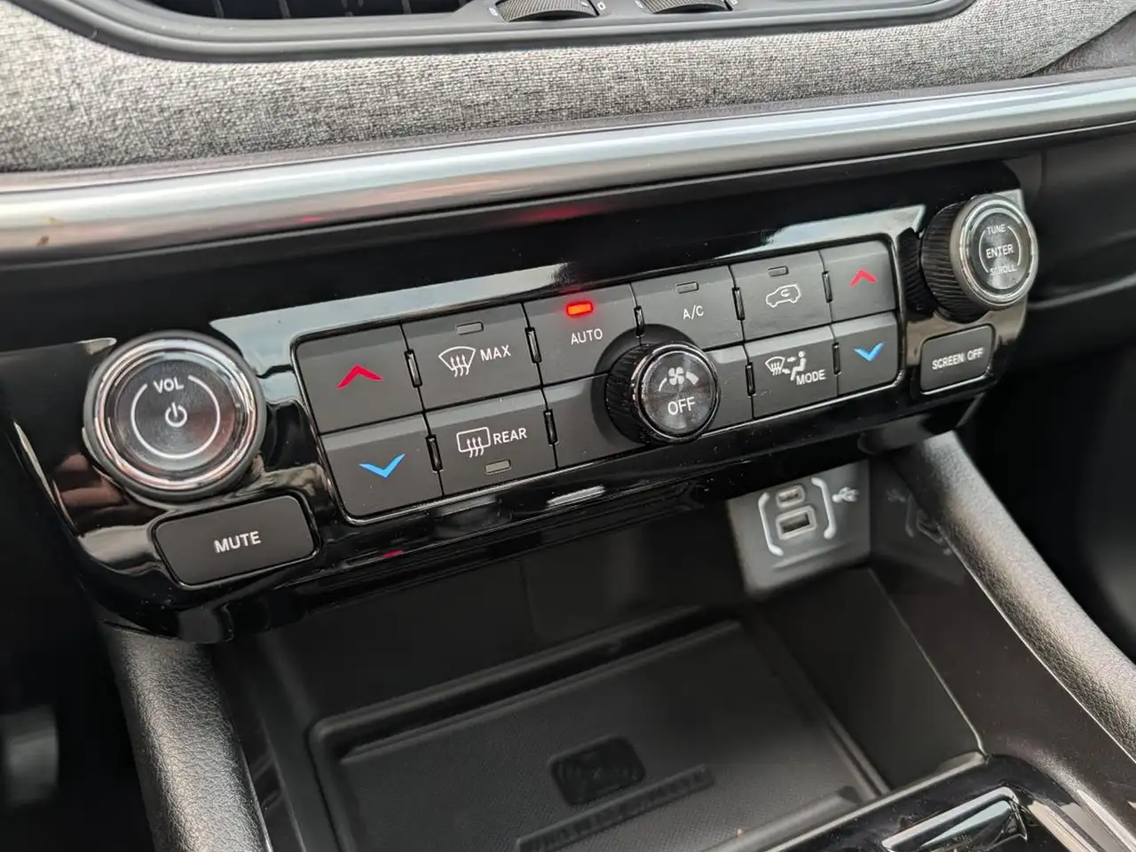 Jeep Compass photo Jeep Compass