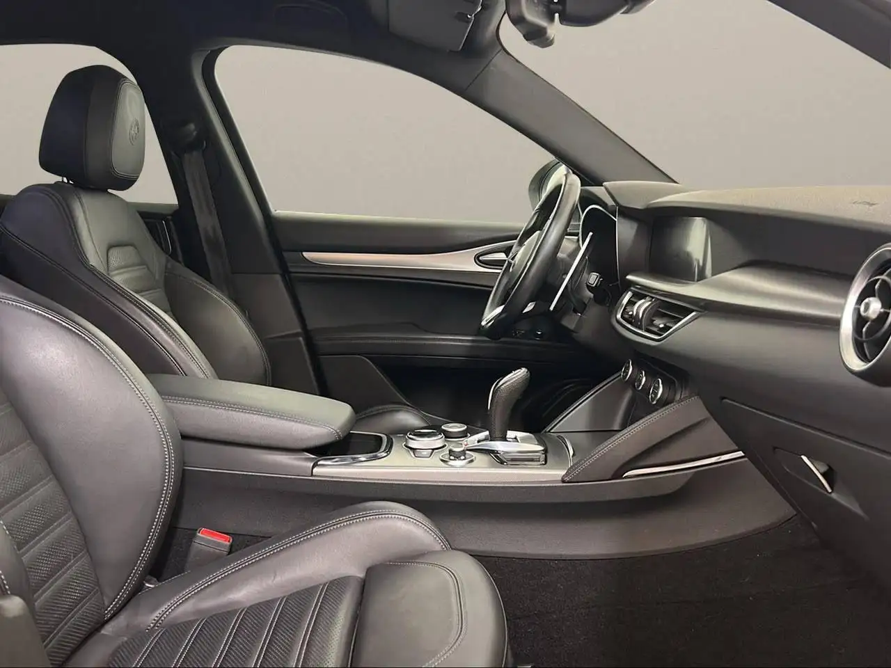 Alfa Romeo Stelvio 2024 — фото 14