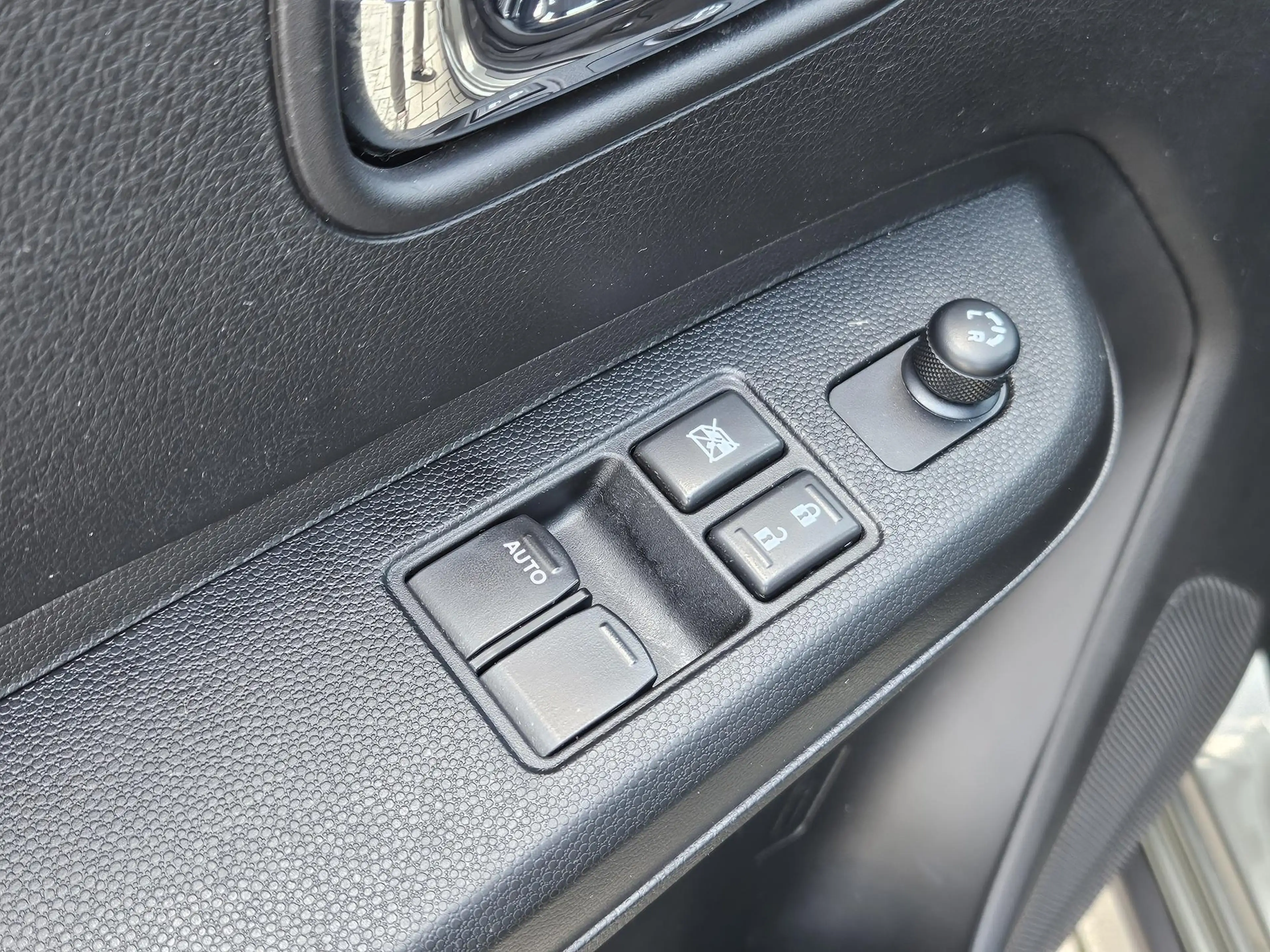 Suzuki Ignis 1.2 Smart Hybrid Select Two Tone Carplay Cam LM16 — photo 23