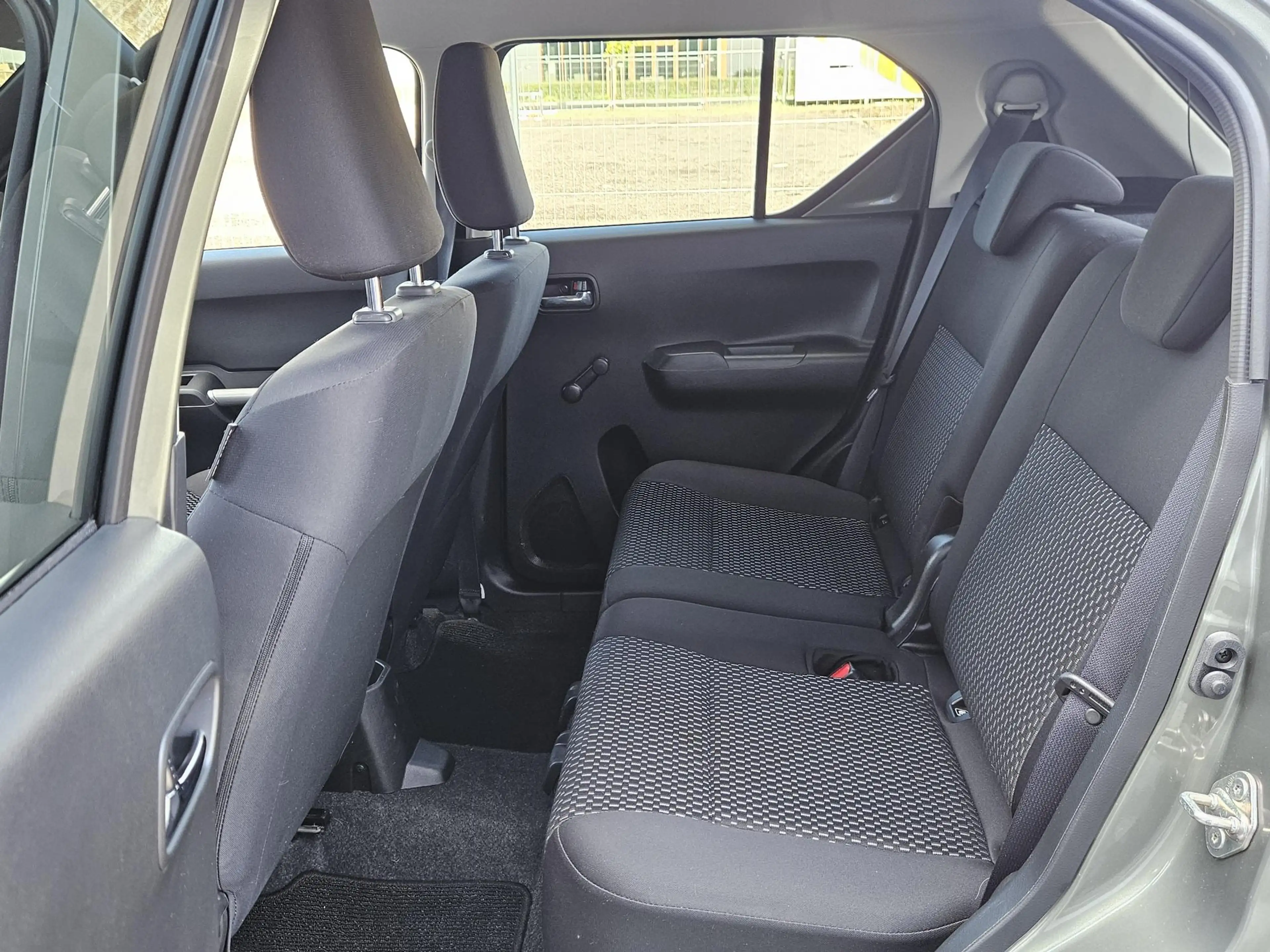 Suzuki Ignis 1.2 Smart Hybrid Select Two Tone Carplay Cam LM16 — photo 25