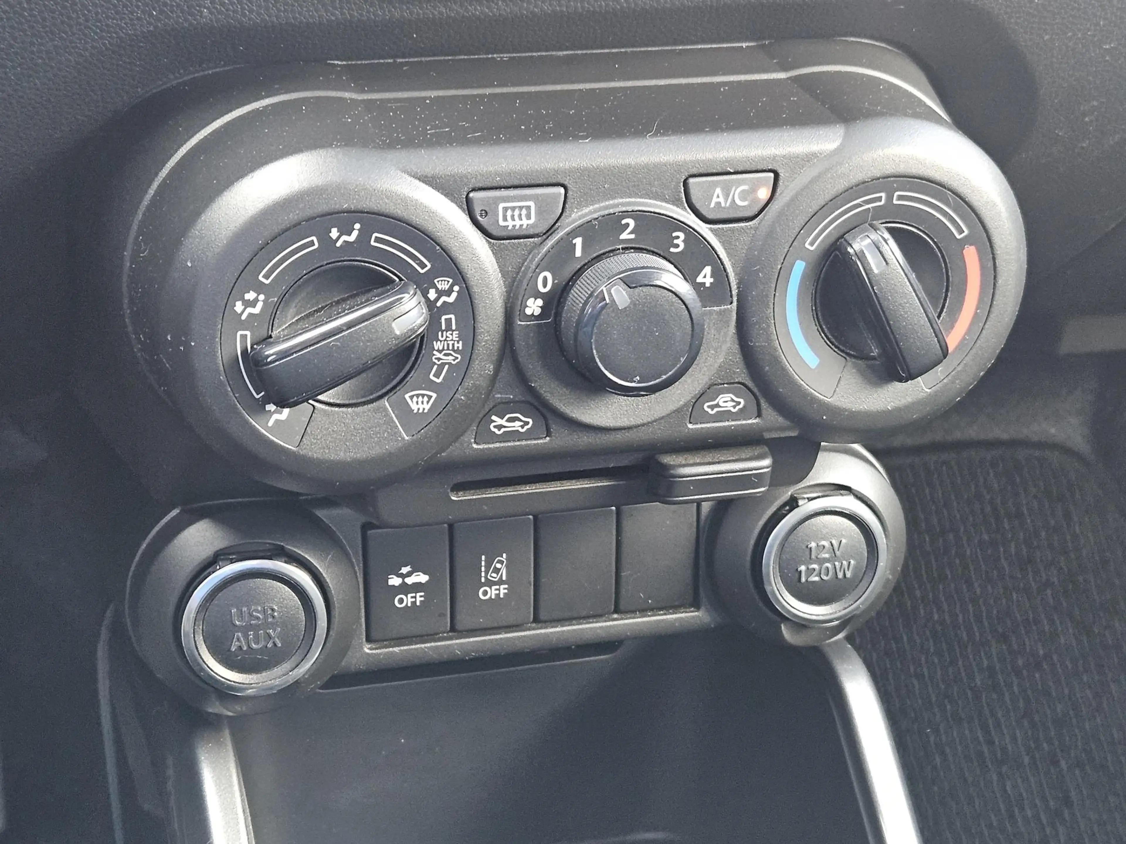Suzuki Ignis 1.2 Smart Hybrid Select Two Tone Carplay Cam LM16 — photo 18