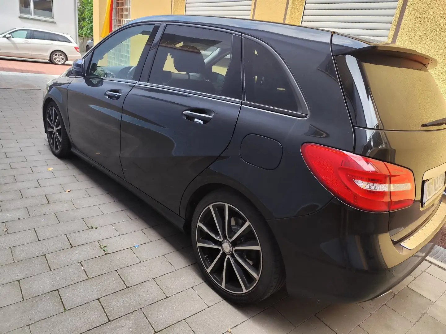 Mercedes-Benz B 220 CDI (BlueEFFICIENCY) 7G-DCT - 2
