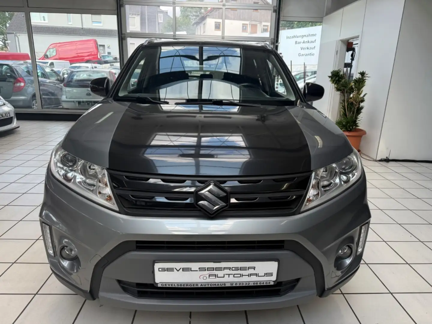 Suzuki Vitara 1.6 DDiS Comfort 4x2 Navi,Bluetooth 17 Zoll Klima Grau - 2