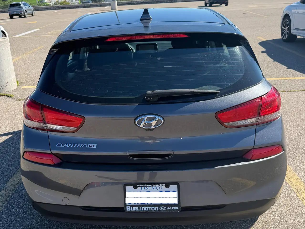 Hyundai ELANTRA photo Hyundai ELANTRA