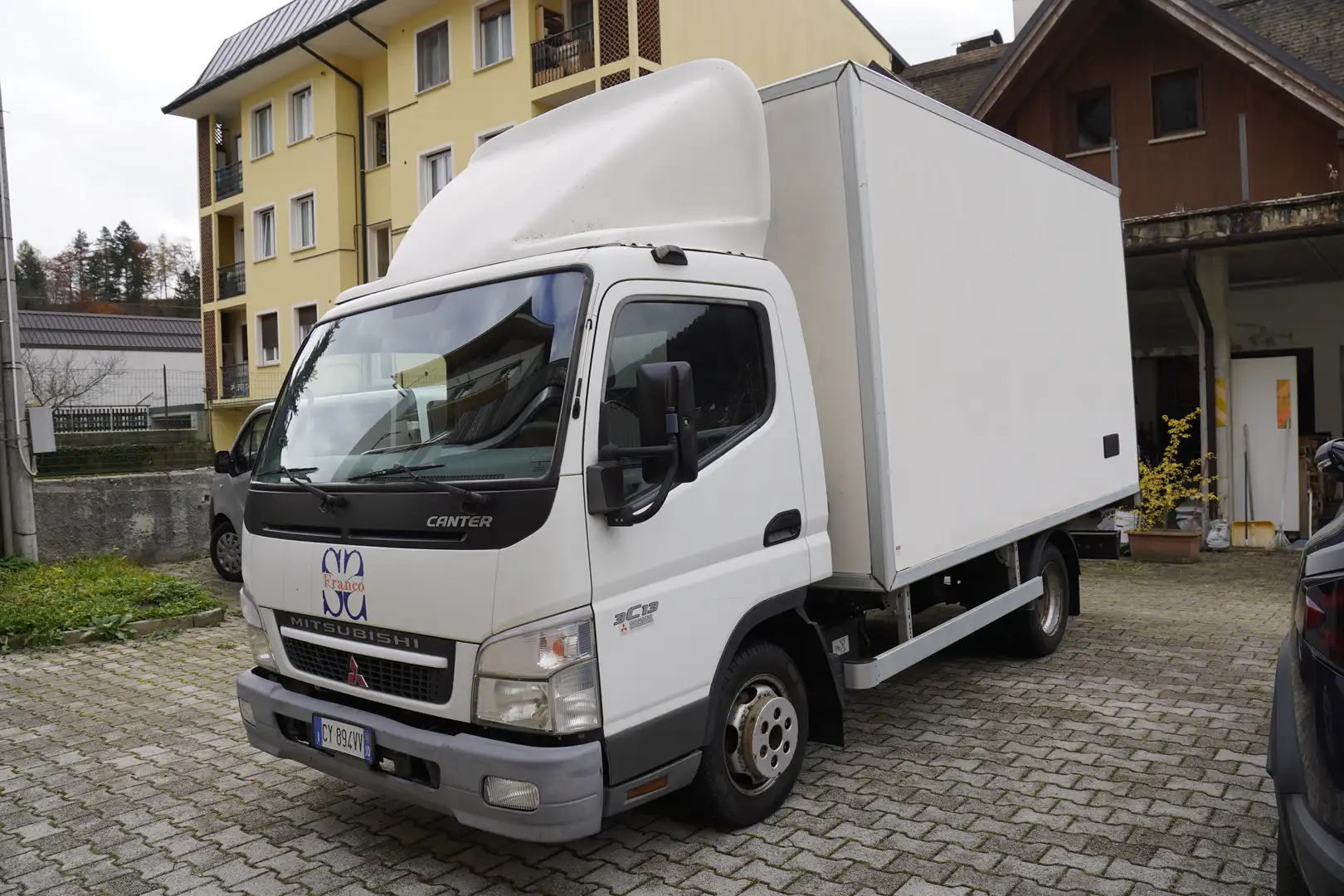 Mitsubishi Canter - 2