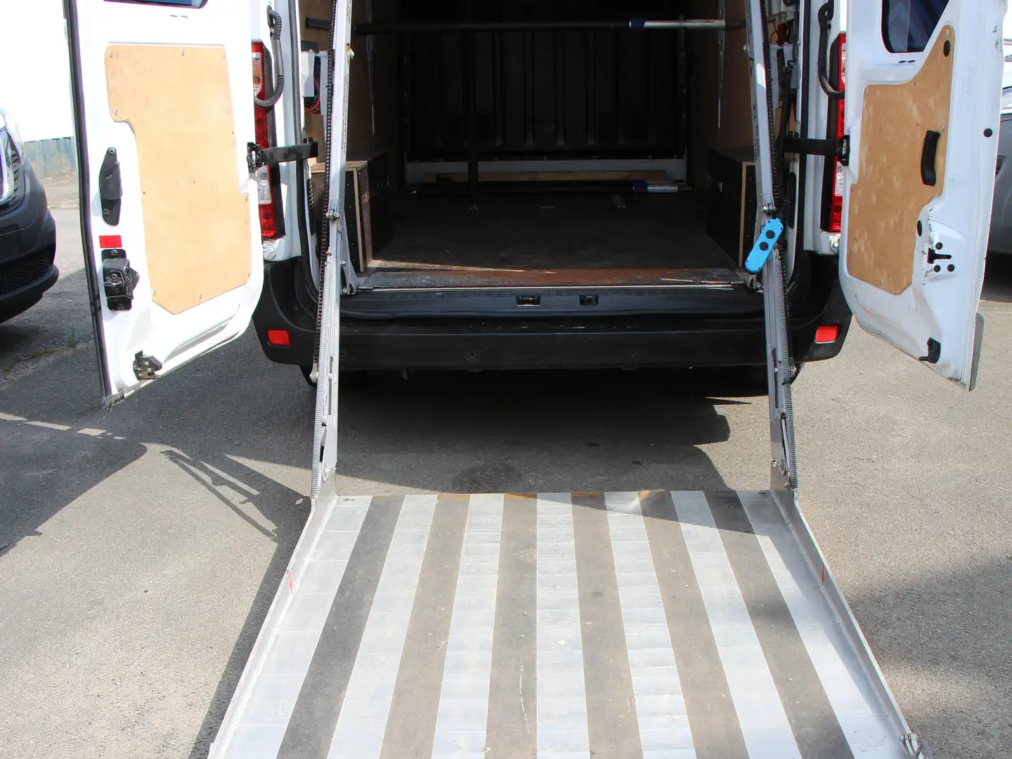Opel Movano 2.3 Cdti Lift 500 kg Airco EU6 L3H2 12800 Netto Wit - 1