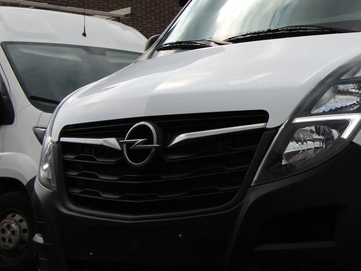 Opel Movano 2.3 Cdti Lift 500 kg Airco EU6 L3H2 12800 Netto Wit - 2