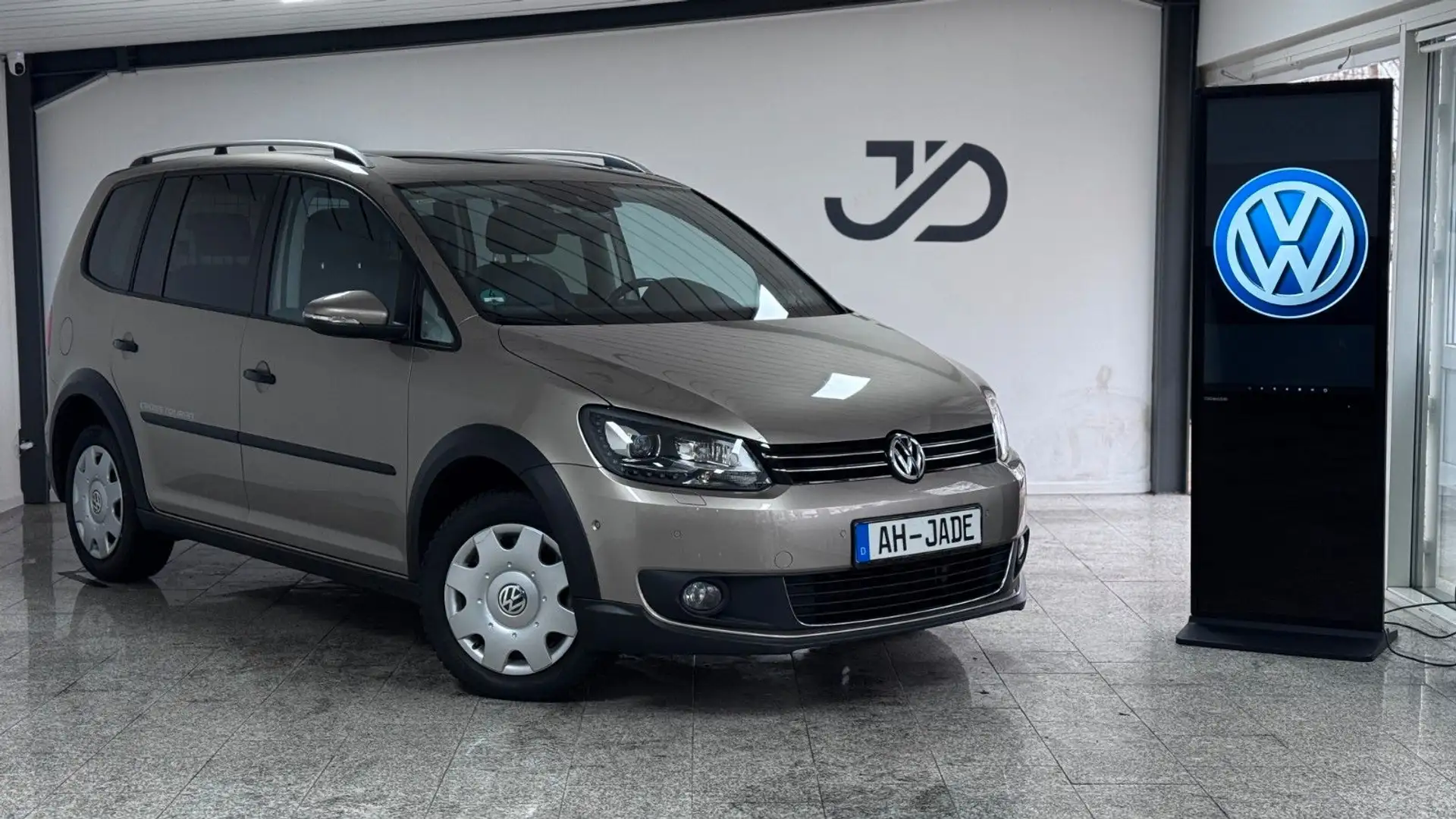 Volkswagen Touran Cross Touran 2.0TDI DSG *1.Hand*Highline*Pano* Maro - 1