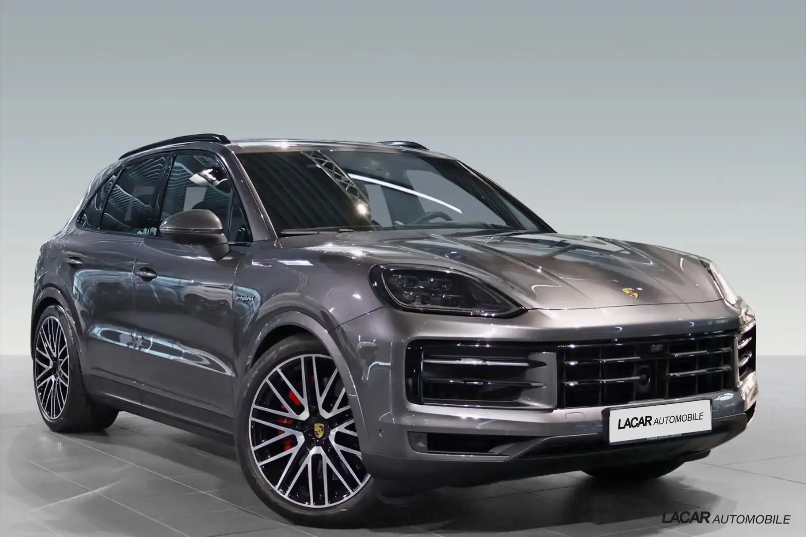 Porsche Cayenne 3.0 S E-Hybrid I 519 pk I BOSE® I Pano Grijs - 2