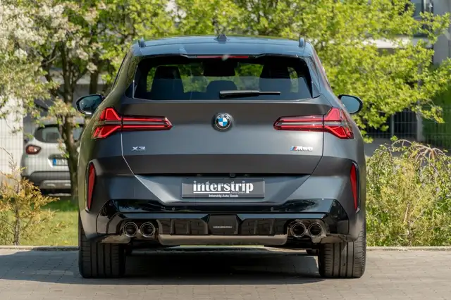 BMW X3 M view 5