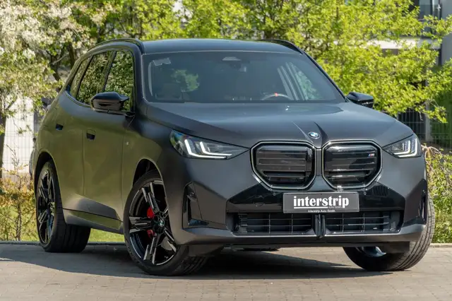 BMW X3 M view 3